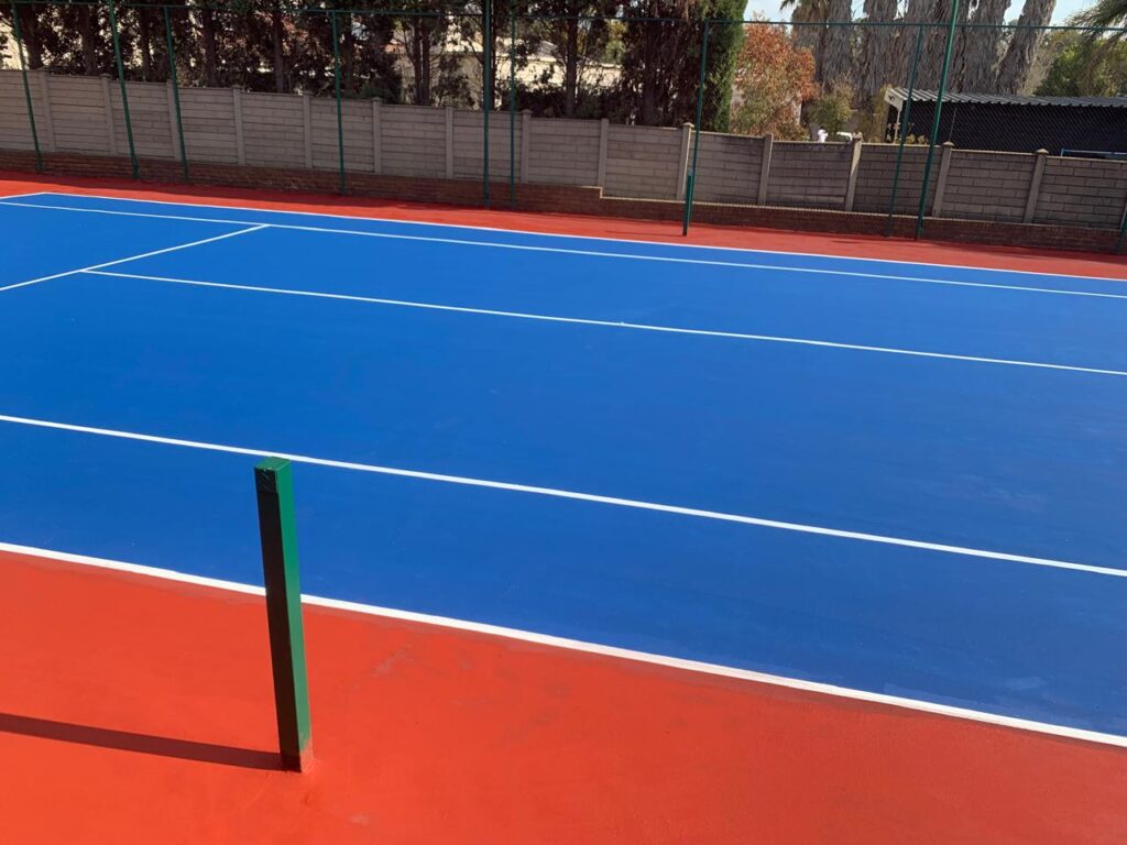 Refurbishing of tennis courts3